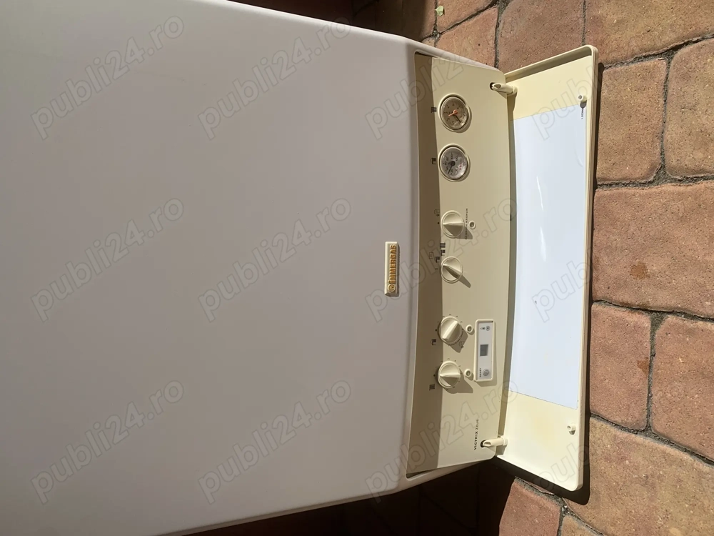 Vând centrală termică în condensare 32 kw funcțională cu boiler incorporat