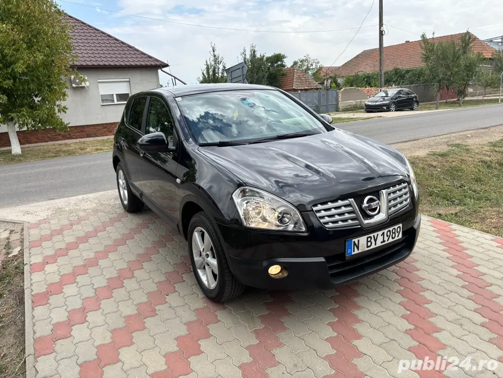 Nissan Qashqai 1.5 dci,6 viteze,dublu climatronic,recent adus
