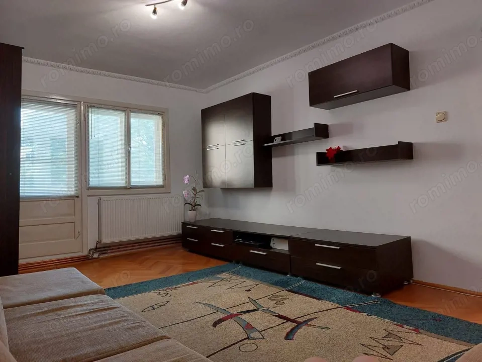 Apartament 3 camere decomandate – Zona Girocului, Str. Lidia