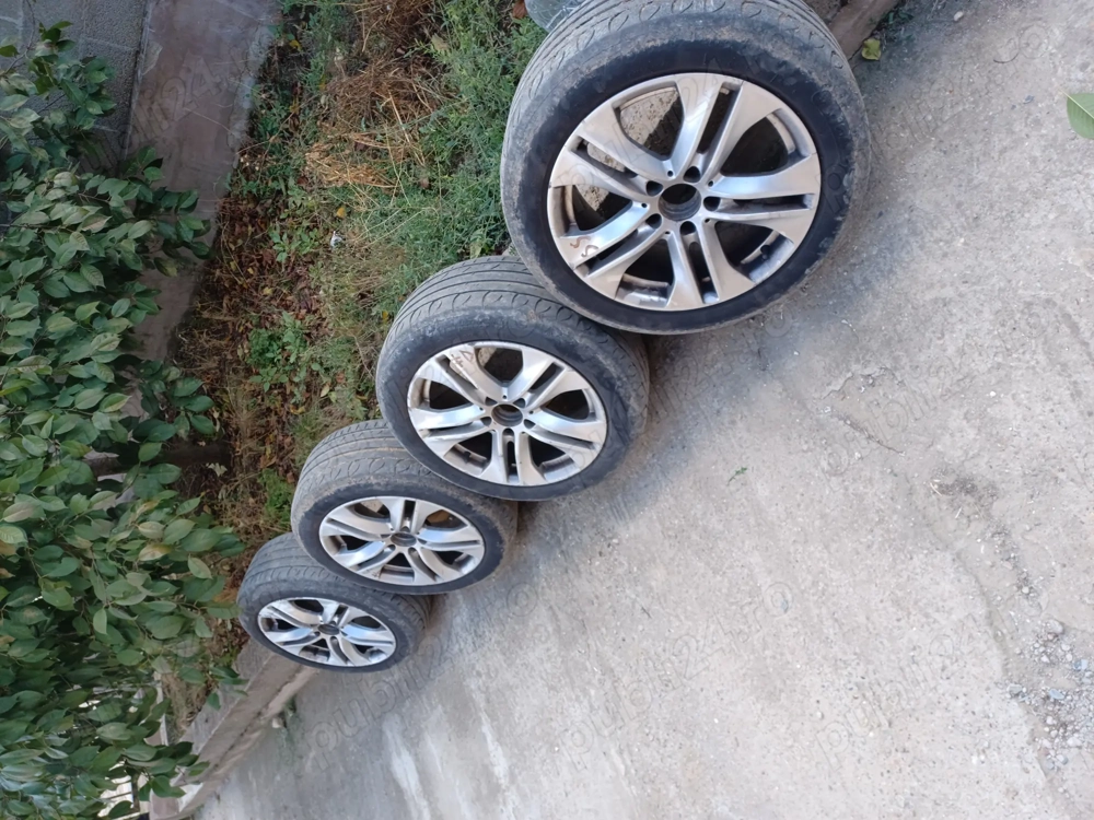 Vând jante mercedes r17