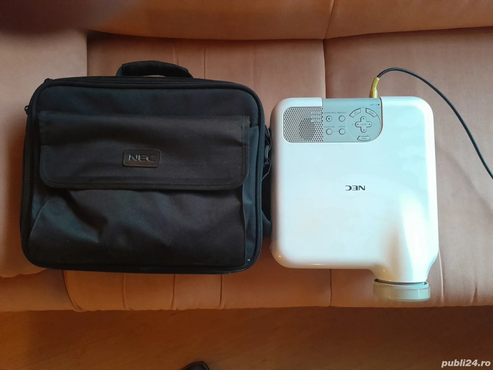 videoproiector NEC
