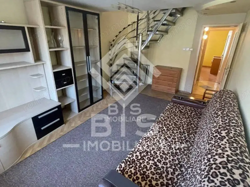 Apartament 4 camere scara interioara