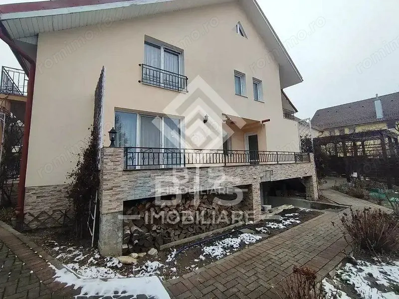 Casa 700 mp teren - Zona Subcetate
