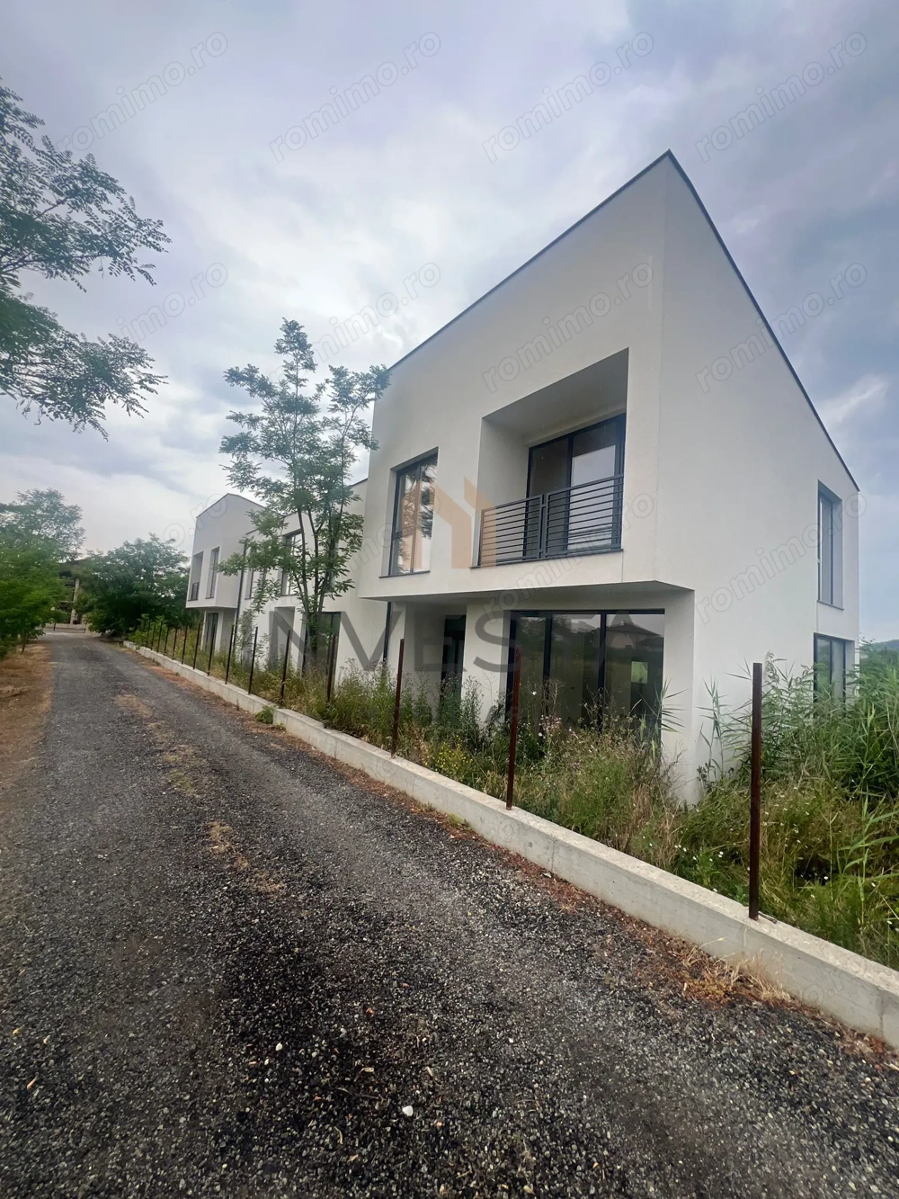 Triplex nou, 113 mp utili + curte, Apahida – disponibil si la pachet!