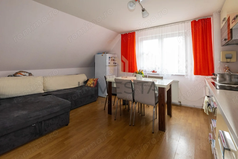 DE VANZARE CASA CU 4 CAMERE BUNA ZIUA