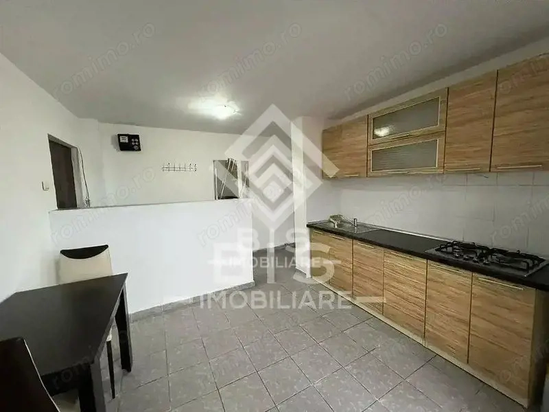 Apartament 2 camere DECOMANDAT