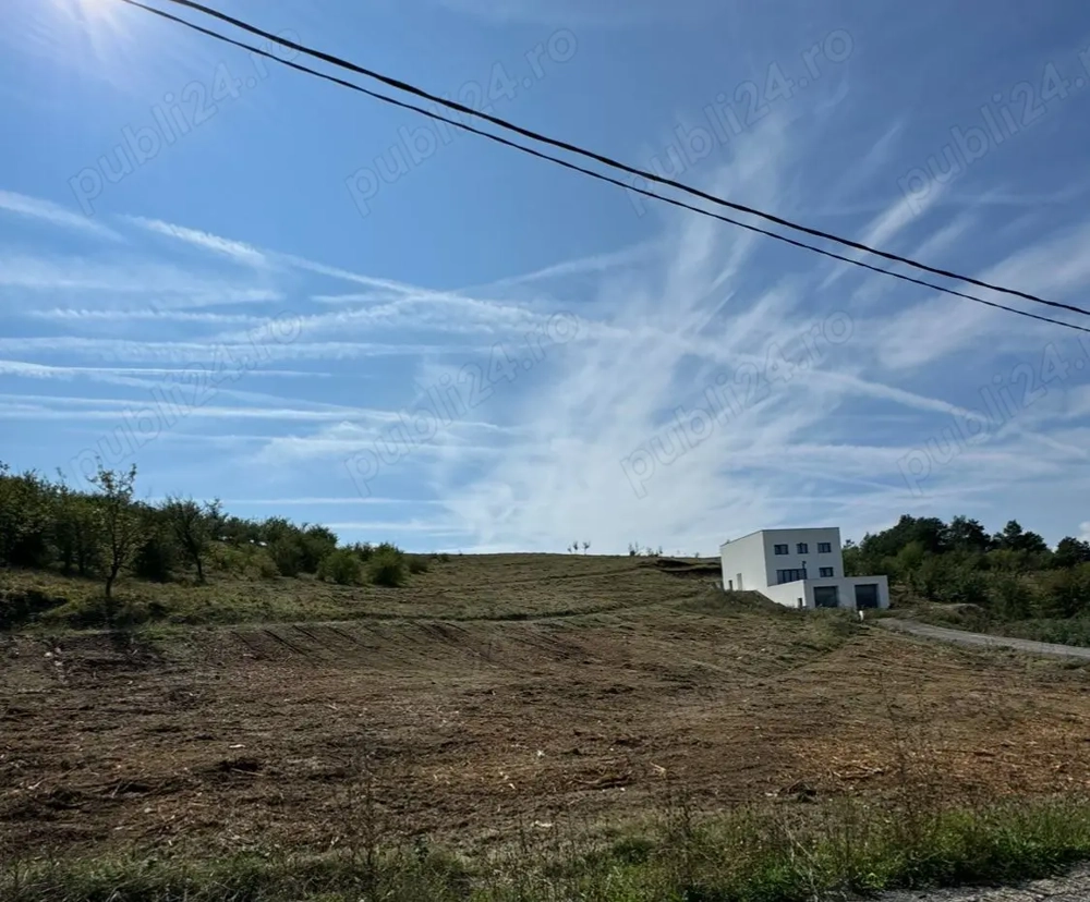 Vand teren intravilan zona 700