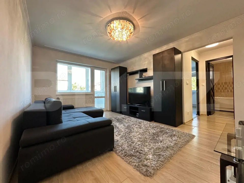 Apartament de vânzare cu 2 camere, etaj intermediar – zona Cetate