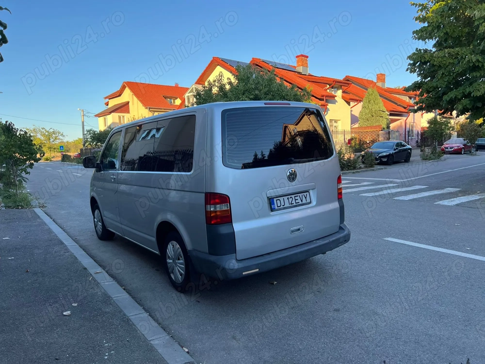 Volkswagen Transporter T5 8+1 Volkswagen Transporter T5 8+1