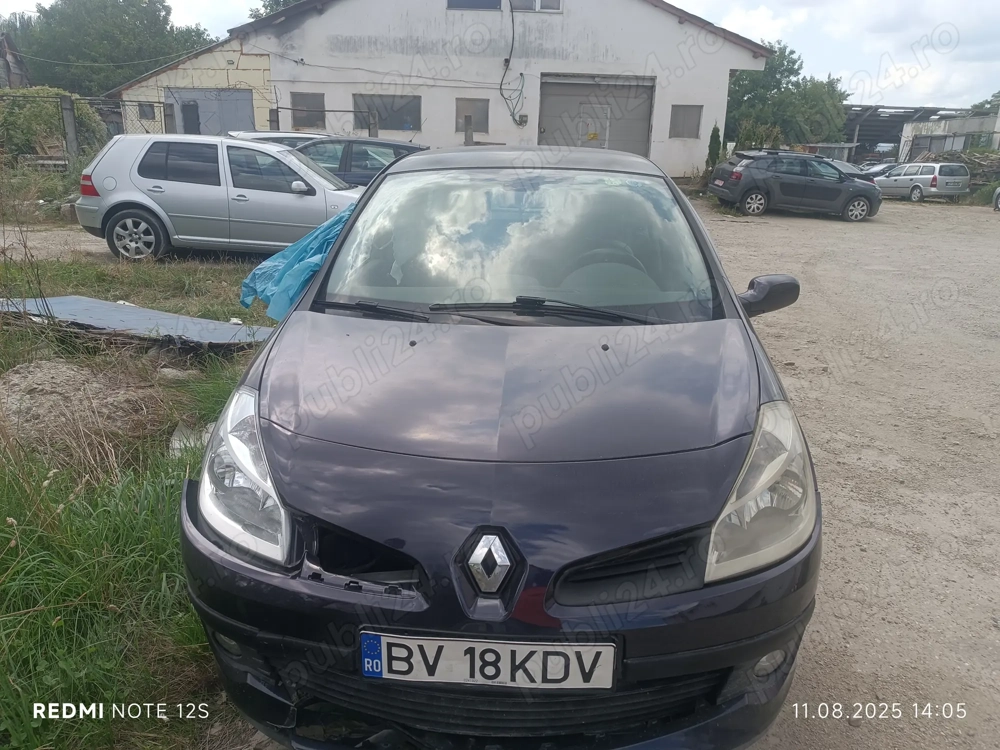 De vânzare ,pentru dezmembrat 