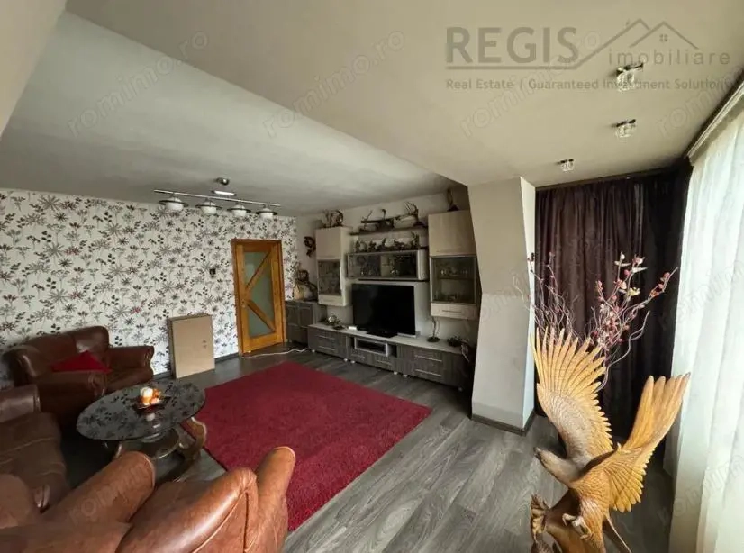 Apartament cu 3 camere, cartier Noua