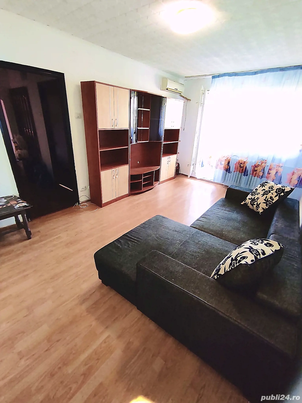 De inchiriat, doua camere,Tita-Trapezului metrou