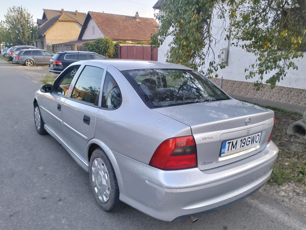 Opel Vectra 1.6 benzina, AUTOMATĂ, stare foarte buna Opel Vectra 1.6 benzina, AUTOMATĂ, stare foarte buna