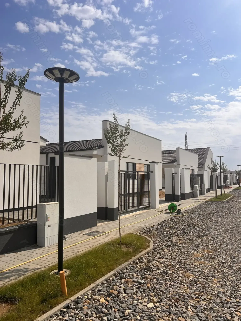 Comision 0%. Duplex pe parter. Panouri solare. 328 mp teren. La cheie.