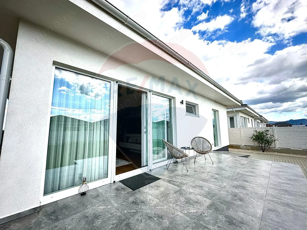 Casă noua  parter -  4 camere teren 470mp