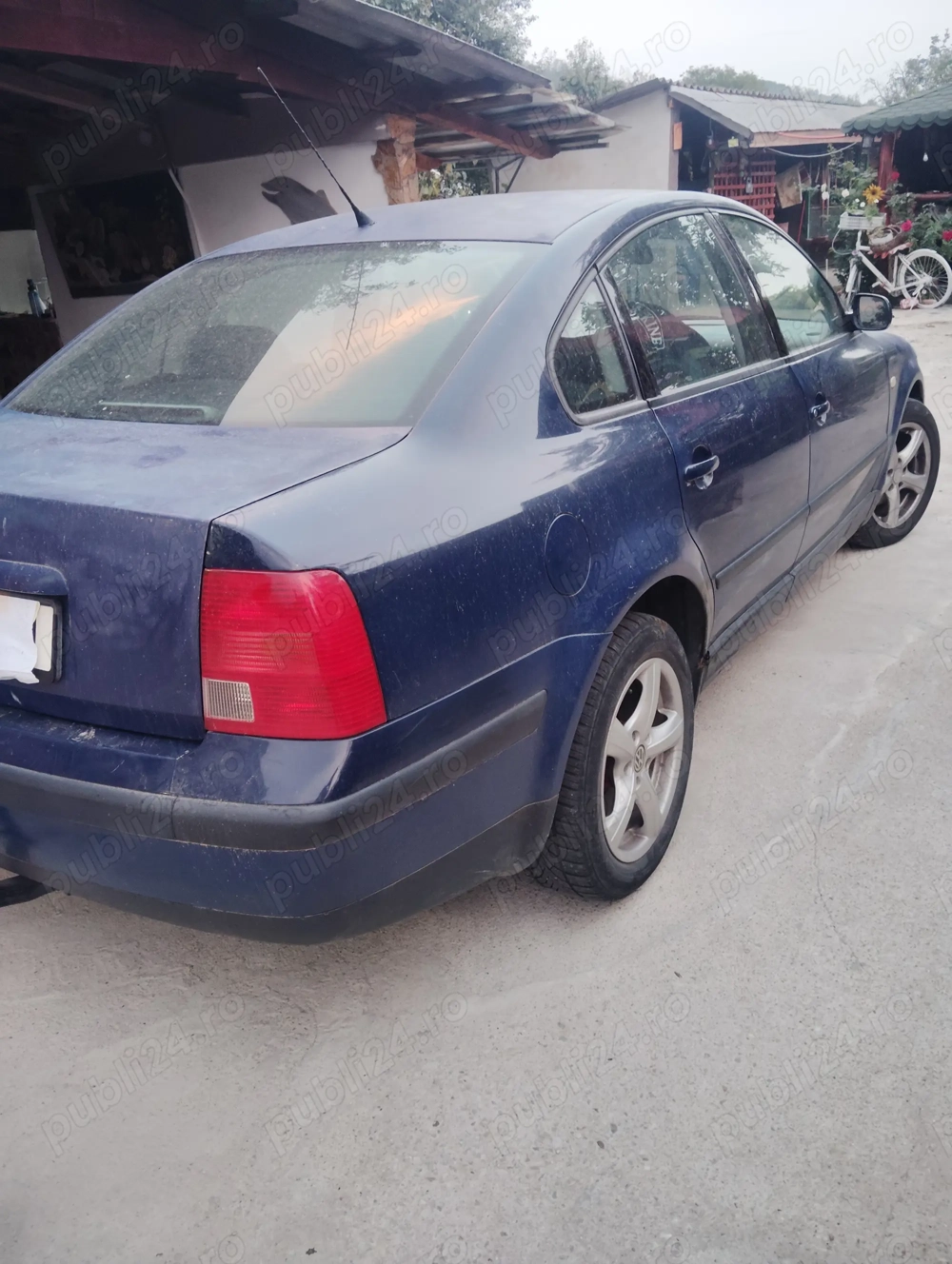 Vând Passat pentru dezmembrat motor 16