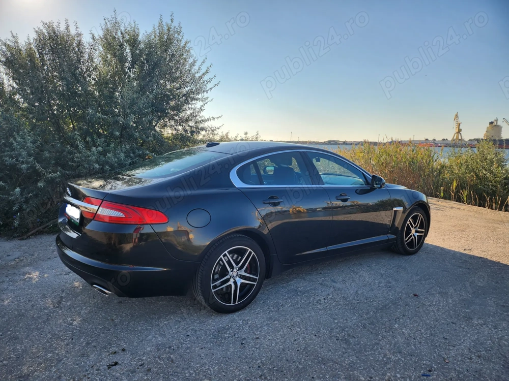 Jaguar xf 2.2 D 190 cp an 2012