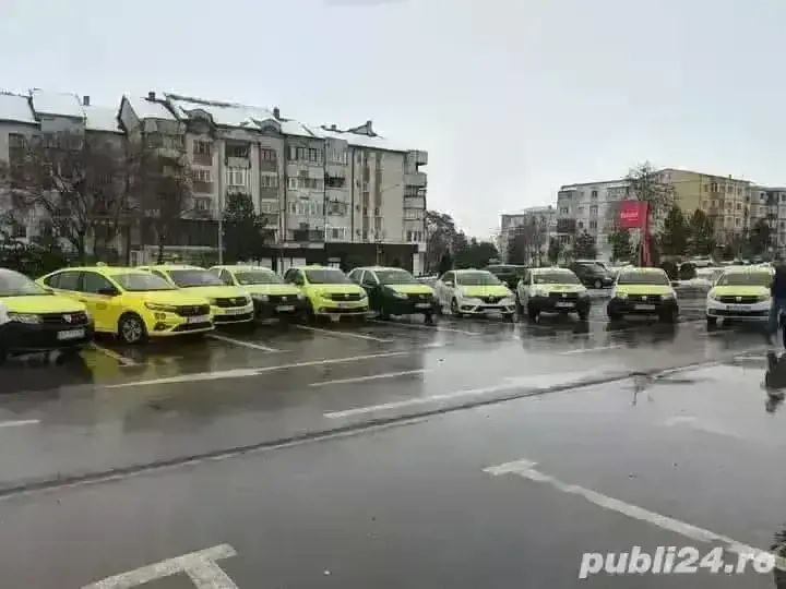 Angajăm șofer taxi! Angajăm șofer taxi!