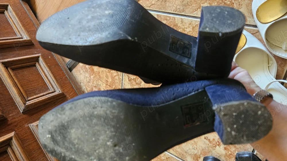 Ghete material sintetic mărimea 39l8