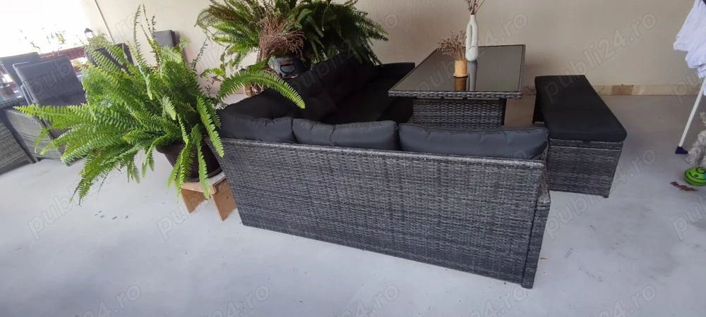 Mobilier terasă, colțar, băncuță si masa.