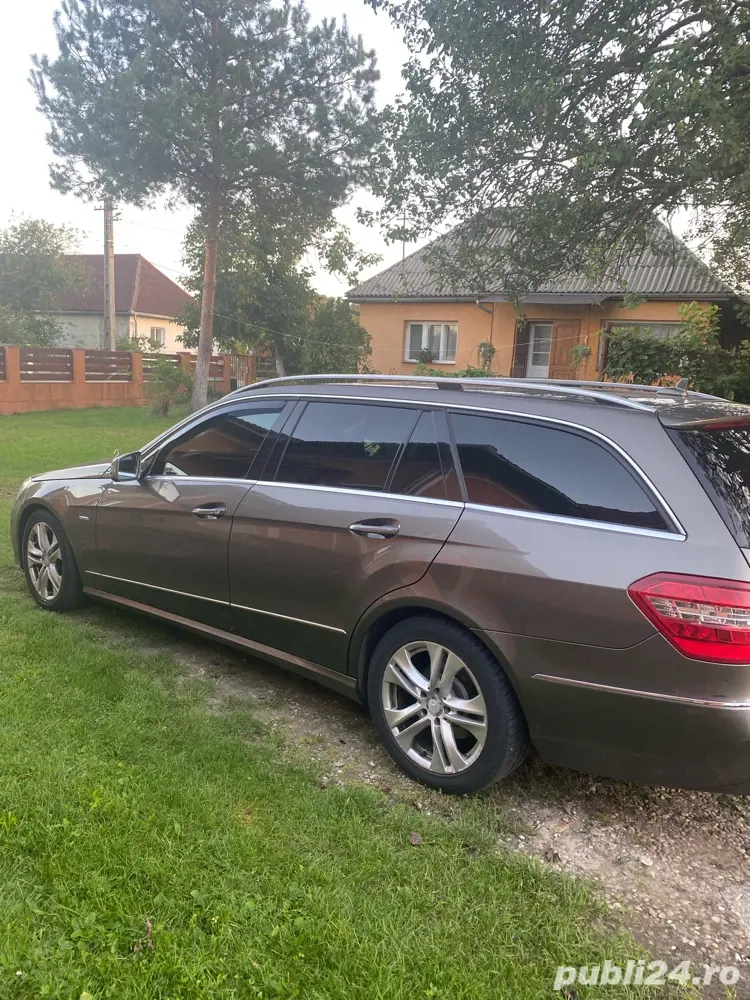 Vând Mercedes E220