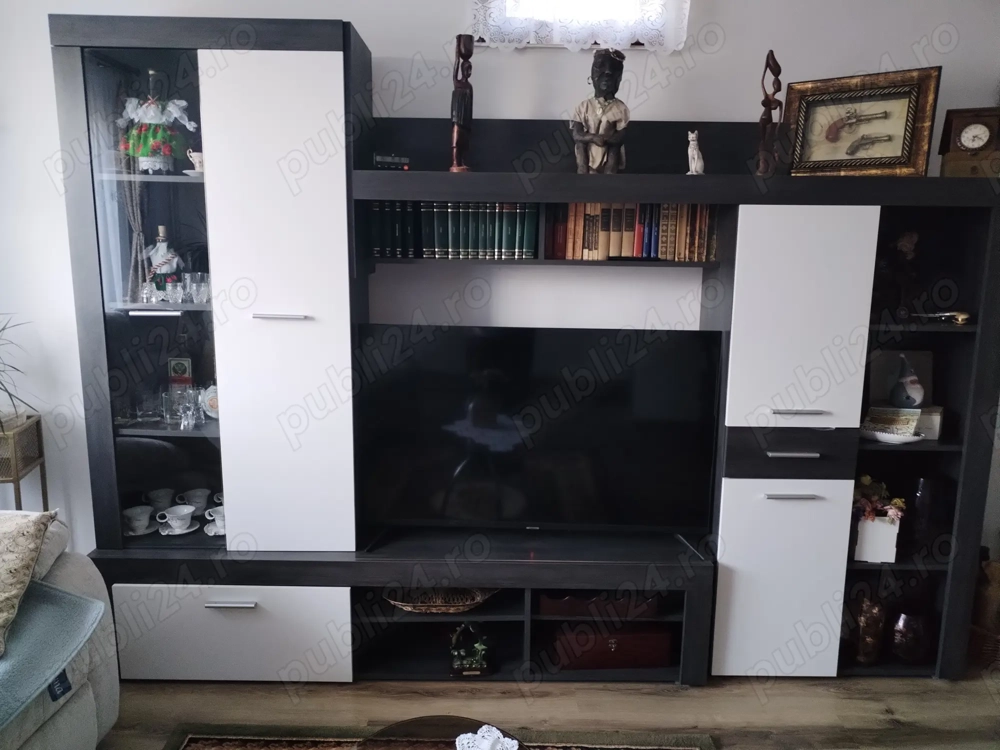 Vând mobila de sufragerie 