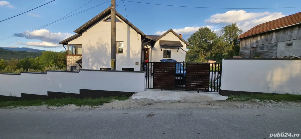 Casa de vazare in zona de deal Valeni-Dambovita