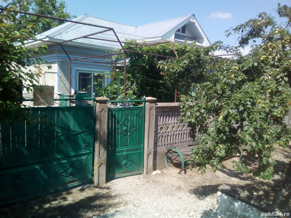 Vand casa din caramida si teren ,in Cioroiu jud.Olt