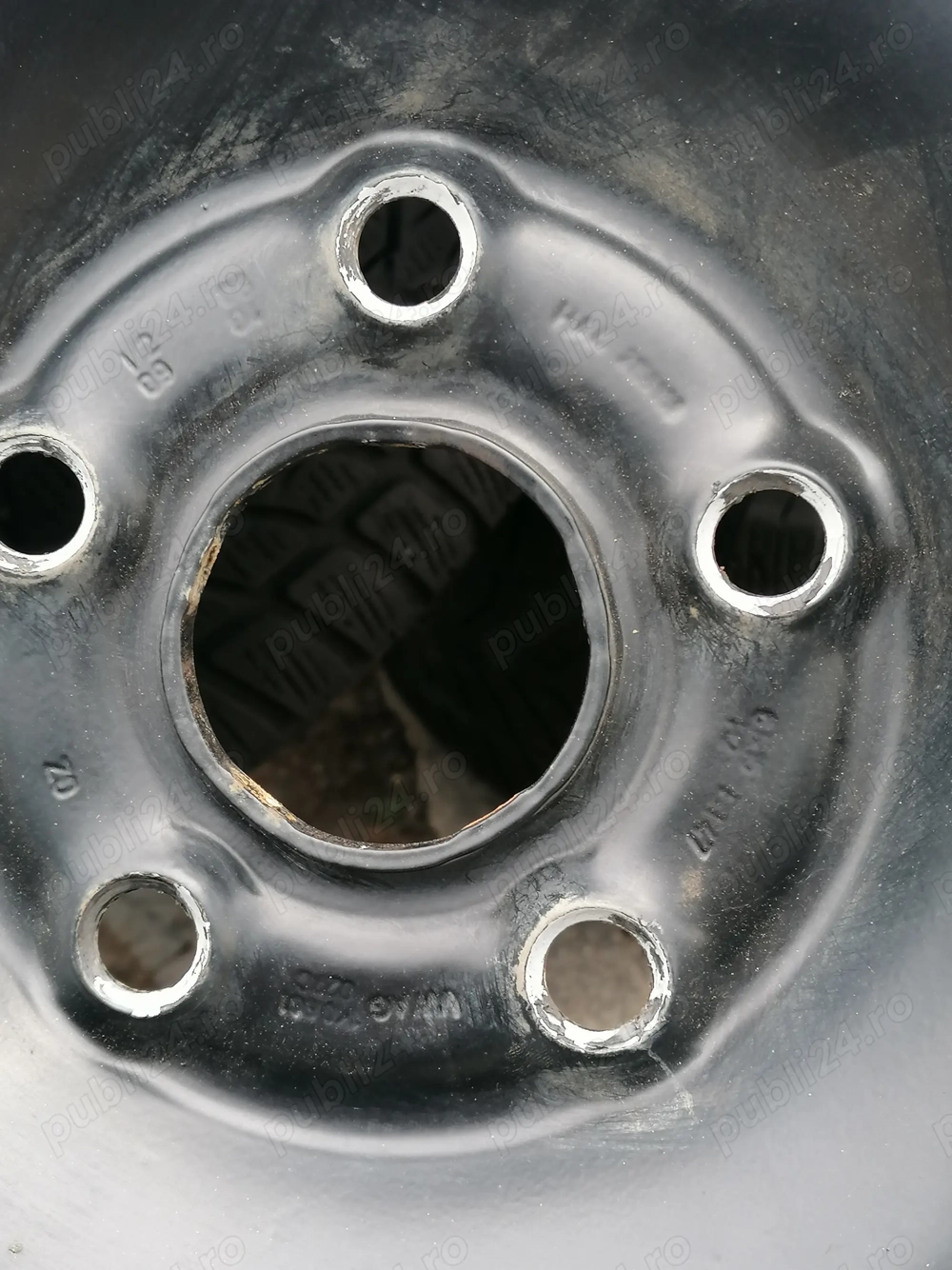 Vând 4 jenti echipate cu anvelope de iarnă 