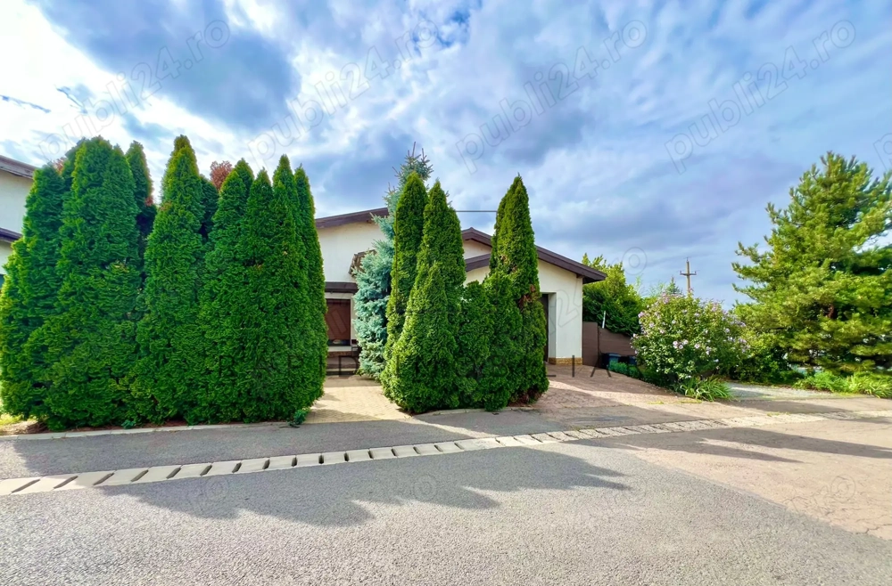 Reședință Spațioasă de Vânzare   Complex AltStil -Aprox. 1000 mp Teren 