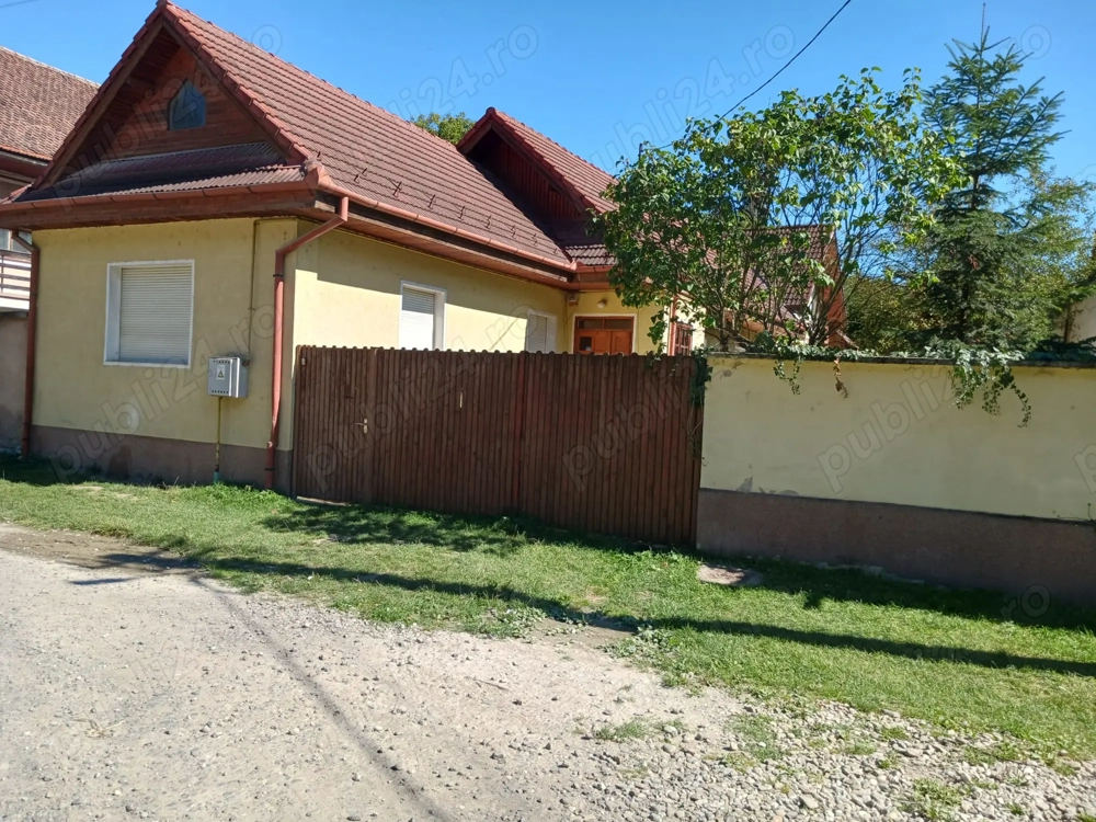 Casa frumoasa, ideala pentru 2 familii, zona linistita, localitatea Zizin, direct de la proprietar
