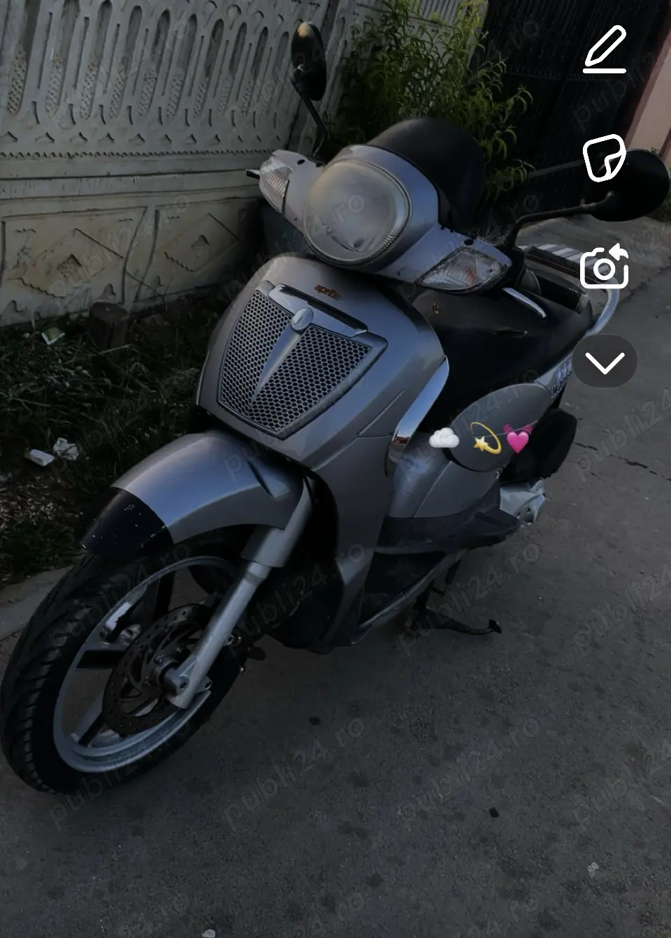 Vând scuter aprilia scarabeo 