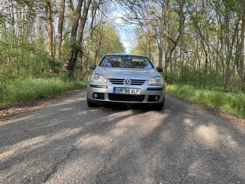 Vând Golf 5 1.9 TDI 105 CP 