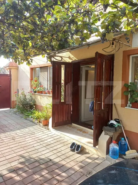 Casă 70 mp, 3 camere , bucatarie,  baie , teren 1270 mp, Prejmer 