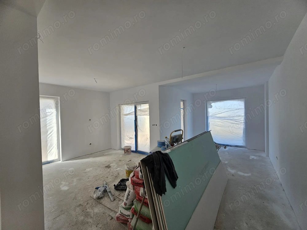 Despartit prin garaj. Posibilitate personalizare