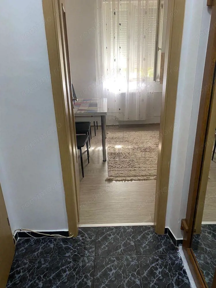 Garsoniera - Decomandat - Bloc Anvelopat - Mobilat  #537;i Utilat - Zona UMT