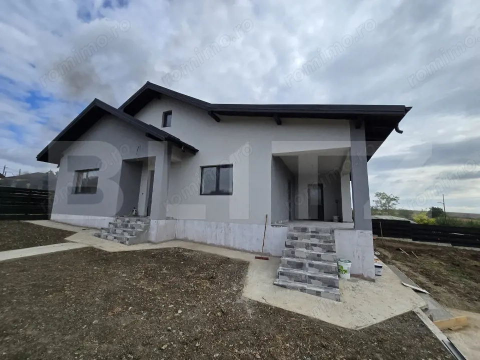 Casa 5 camere 160 mp utili, 500 mp teren, zona Dumesti