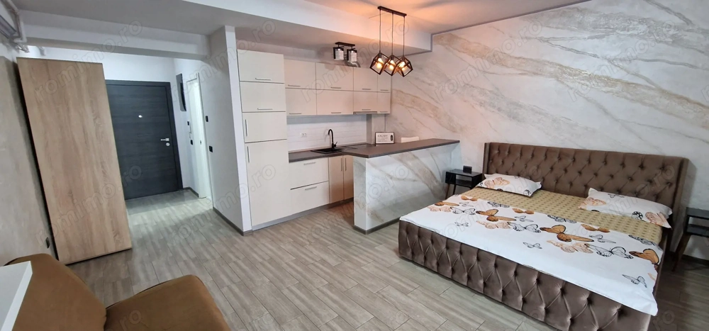 Casa del Mar, studio cu vedere catre mare si lac.