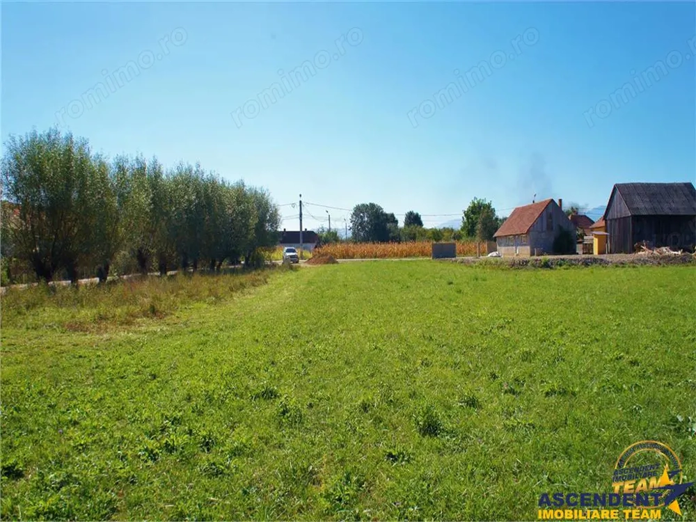 1.700mp intravilan,acces usor,intre case,ideal 2 locuinte investitie,Lunca Calnicului