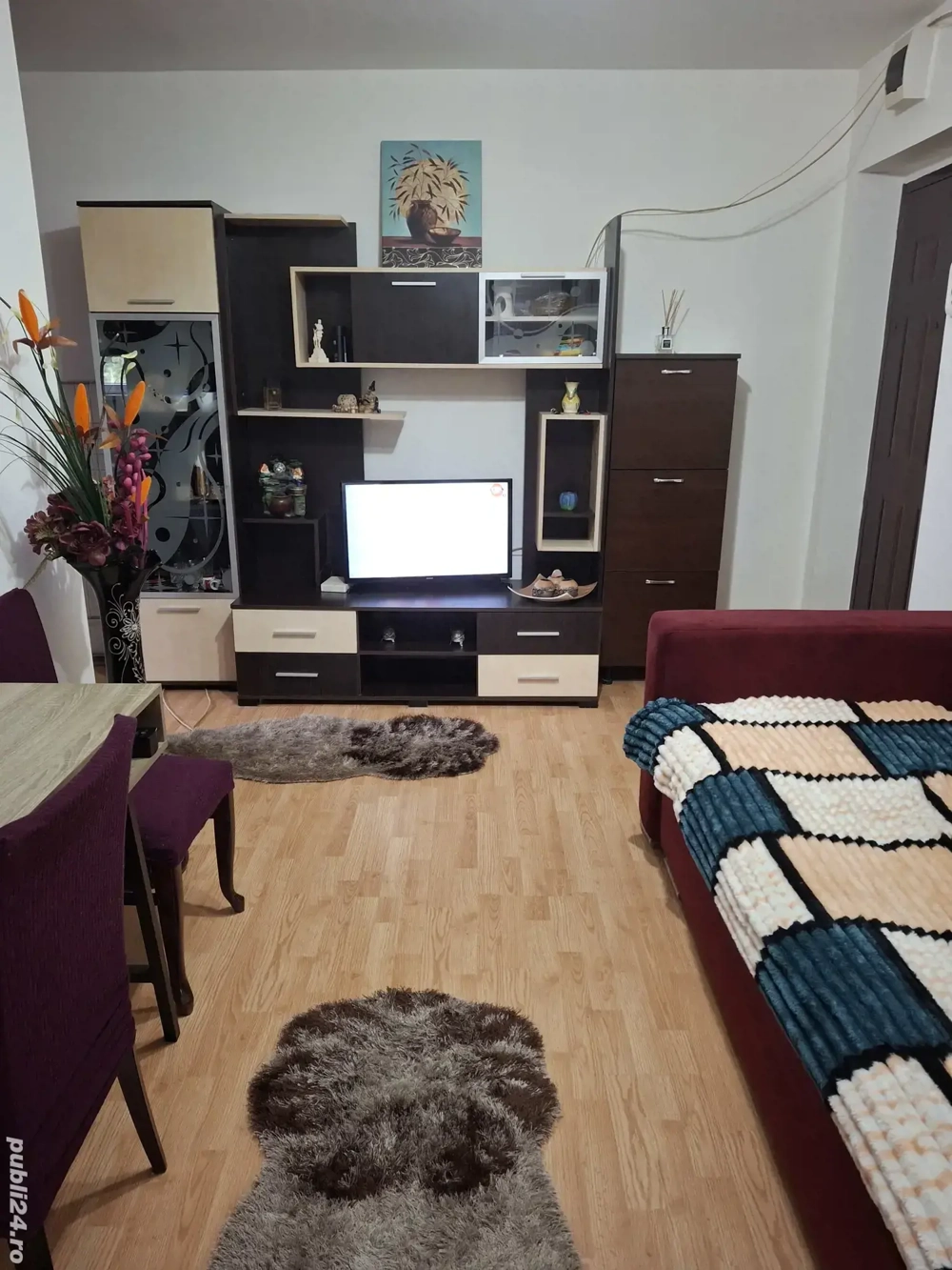 vând apartament 