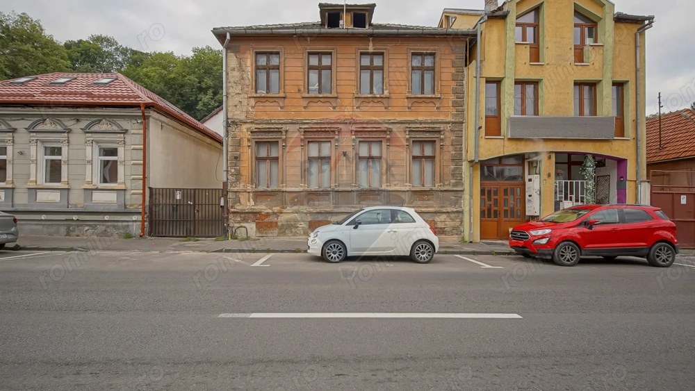 Clădire pt clinică stomatologică 10 camere, S + P + E, teren 282 mp