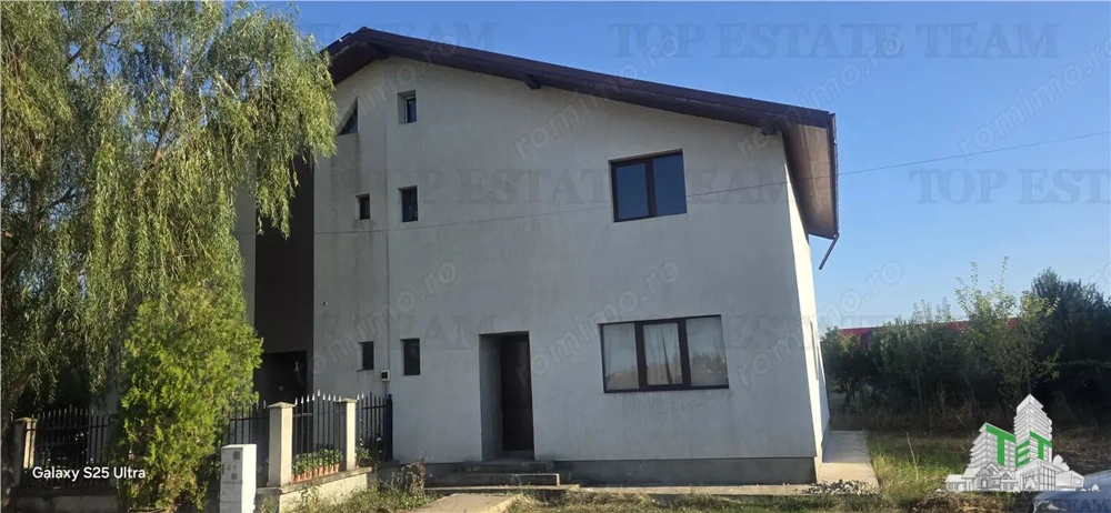 Vila duplex 4 camere 100mp, la rosu, cu toate utilitatile, 253mp teren, in Domnesti, la 5 minute de 