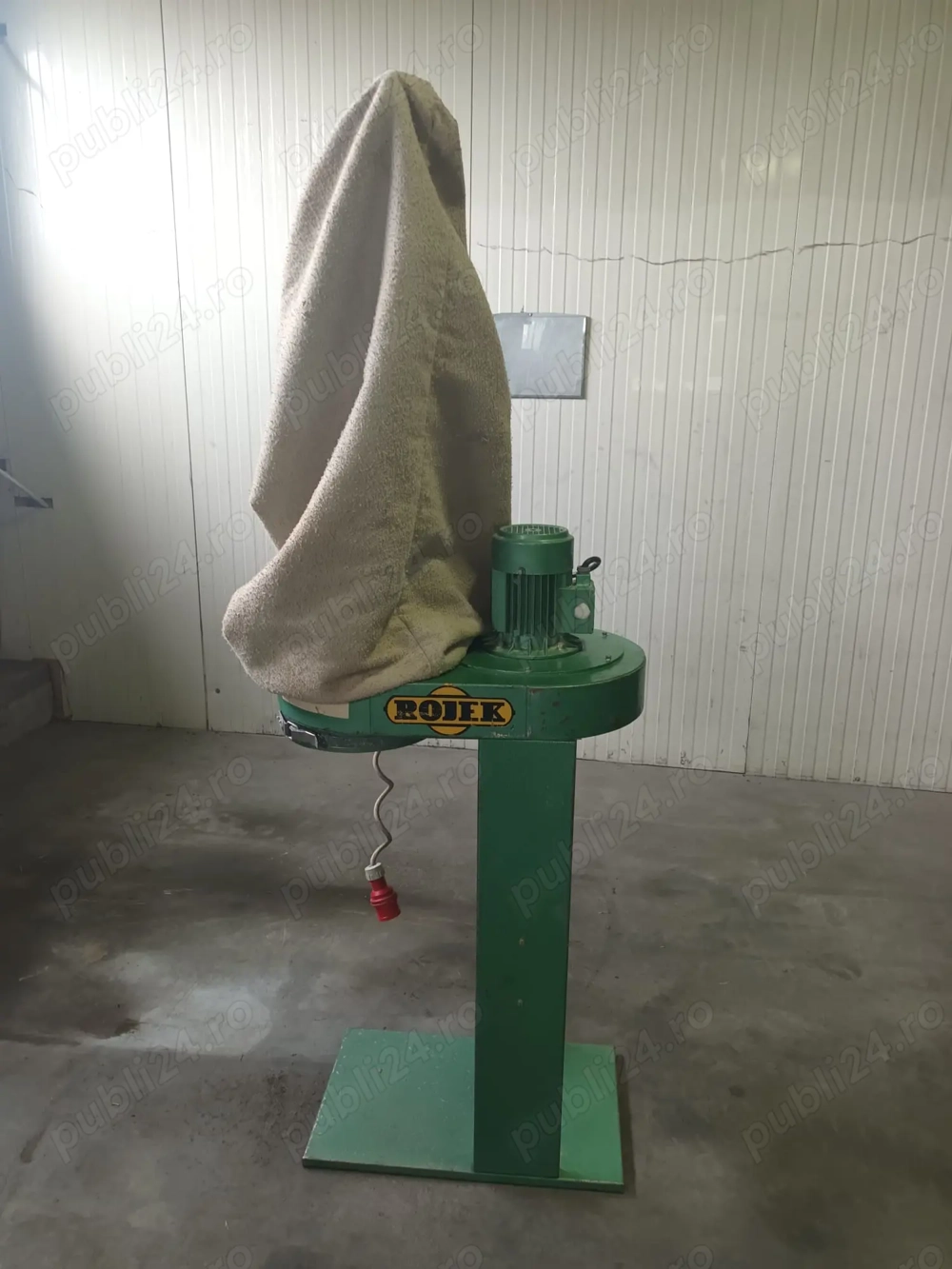 Aspirator de rumegus sau alt praf industrial. Ventilatoare de aer