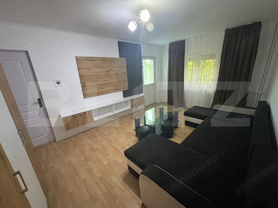Apartament decomandat etajul 1, 52 mp, Rovine ,zona Parculet