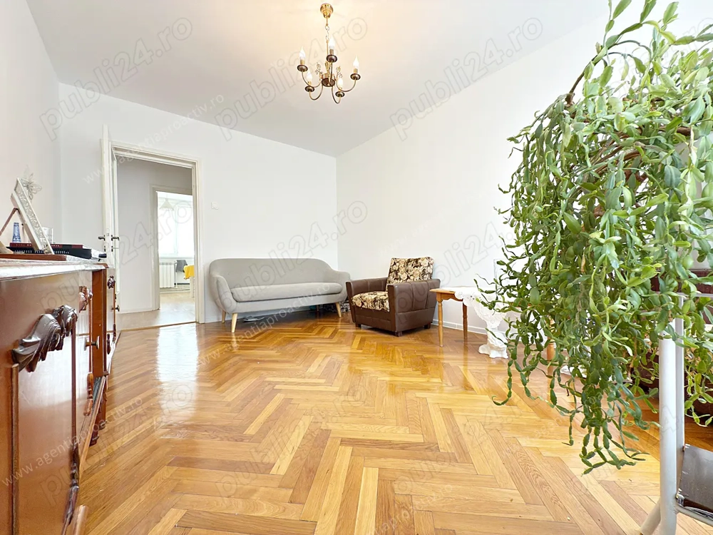 Apartament 3 camere decomandat   Țiglina 1, Galați.    