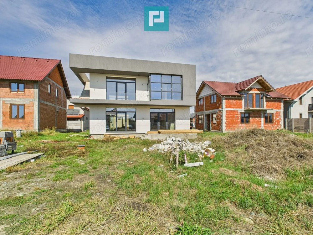 Casa cu etaj la gri in Zimandul Nou Casa cu etaj la gri in Zimandul Nou