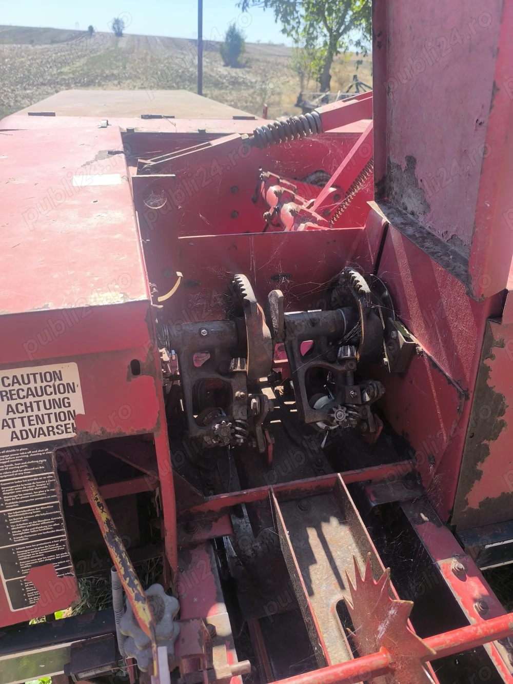 Vand presa se balotat international 553