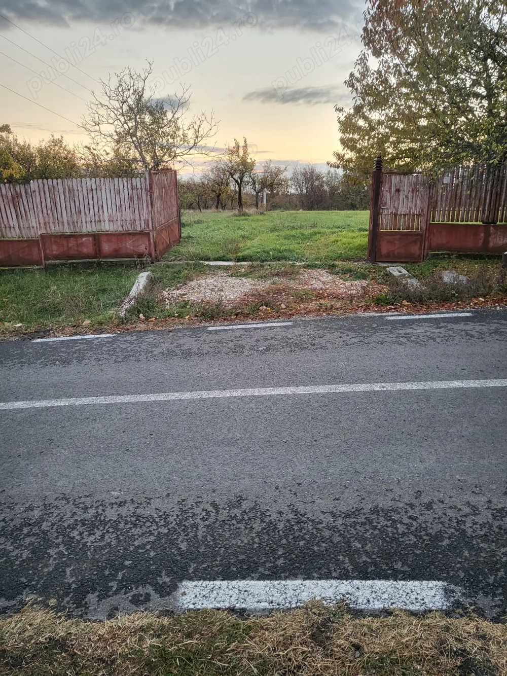 Vand parcele teren intravilan,Mosoaia, strada principala, 7 km Pitesti