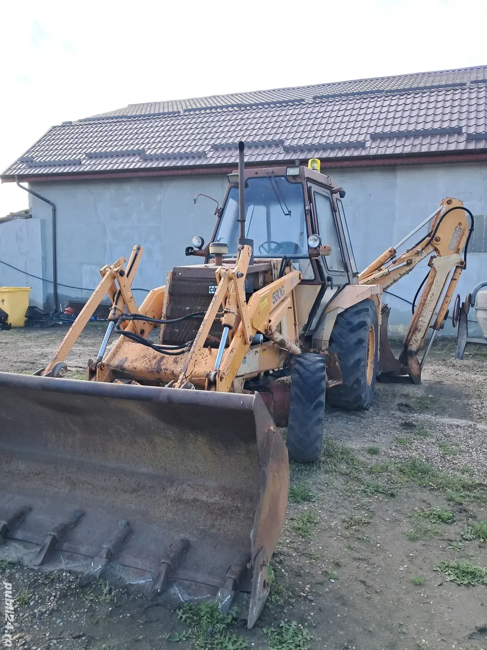Buldoexcavator case580g