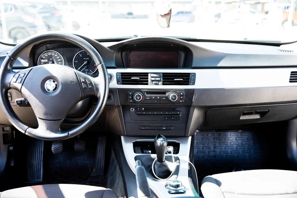 bmw e90 seria 3 din 2010